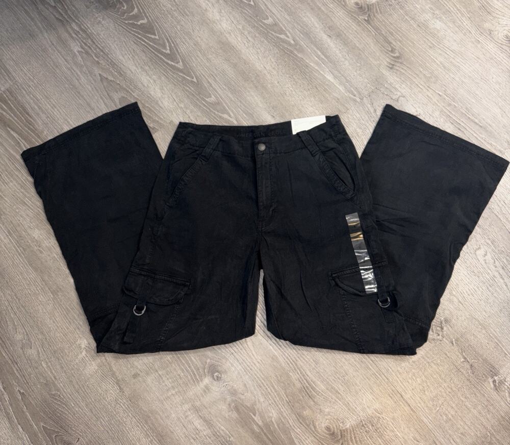 American Eagle Dreamy Drape Super High-Waisted Baggy Wide-Leg Cargo Pant 6